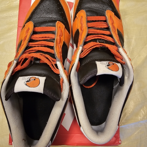 Nike Cleveland Browns shoes - Picture 10 of 11
